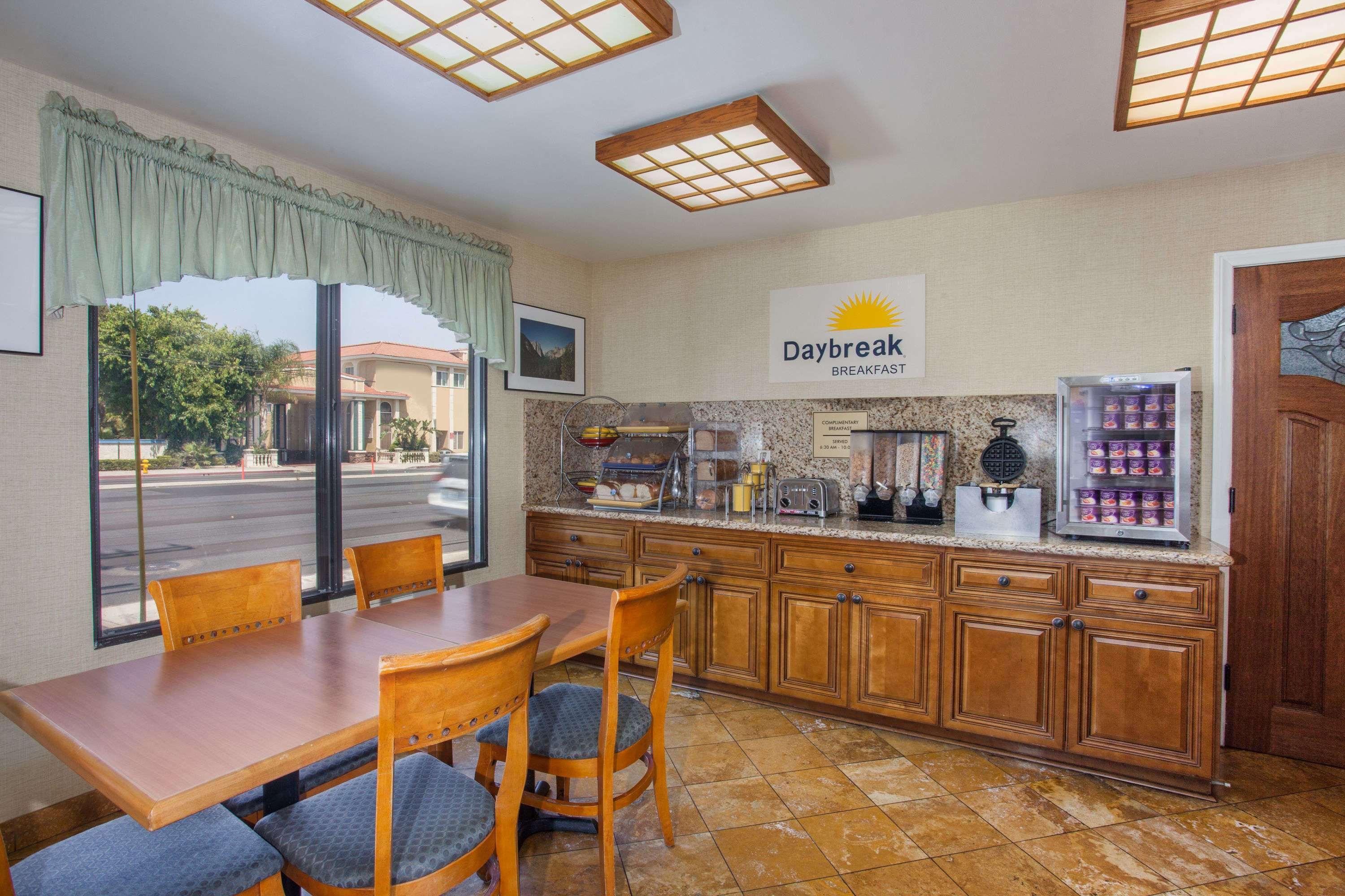 Days Inn By Wyndham Anaheim Near The Park Luaran gambar