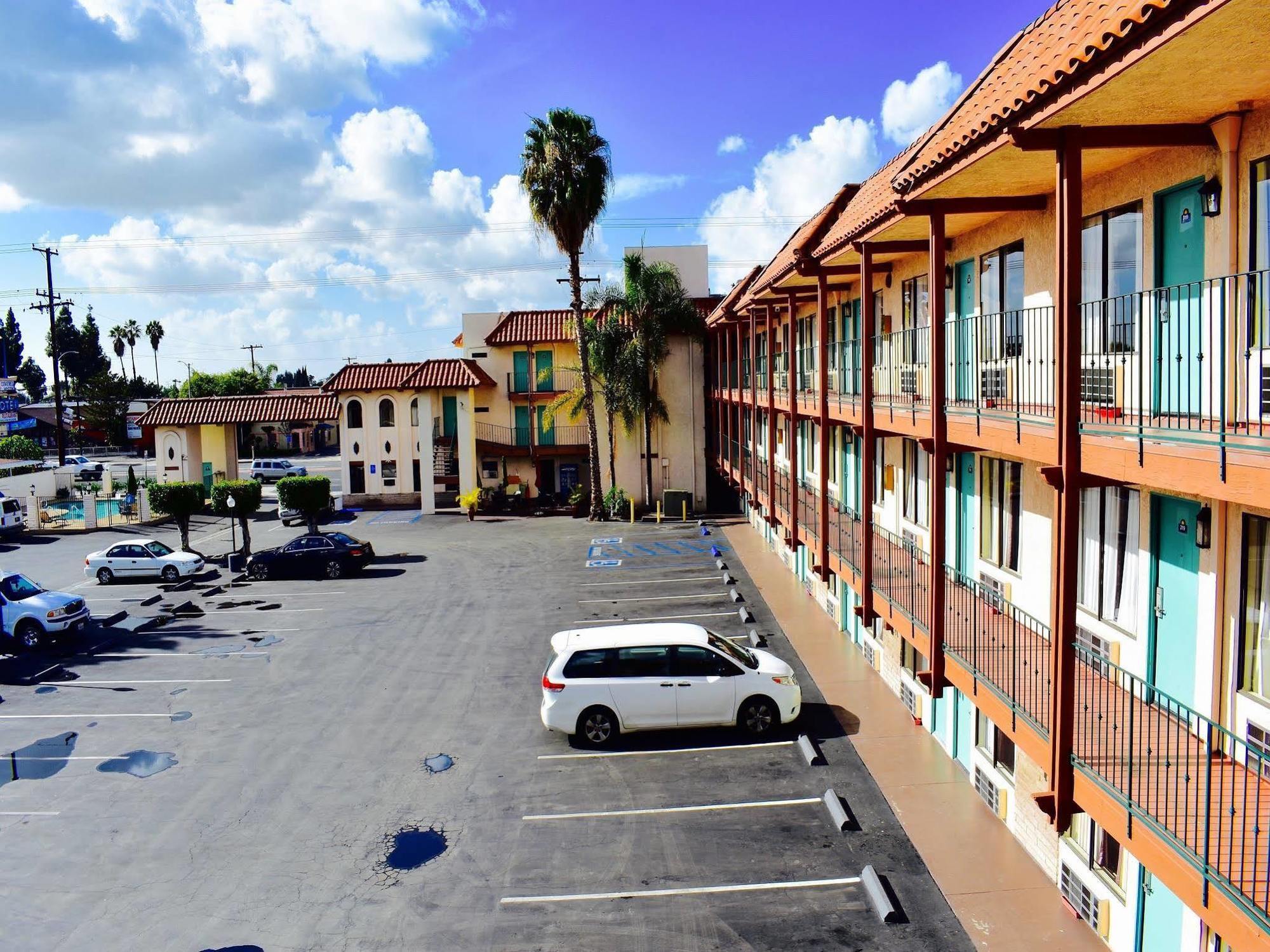 Days Inn By Wyndham Anaheim Near The Park Luaran gambar