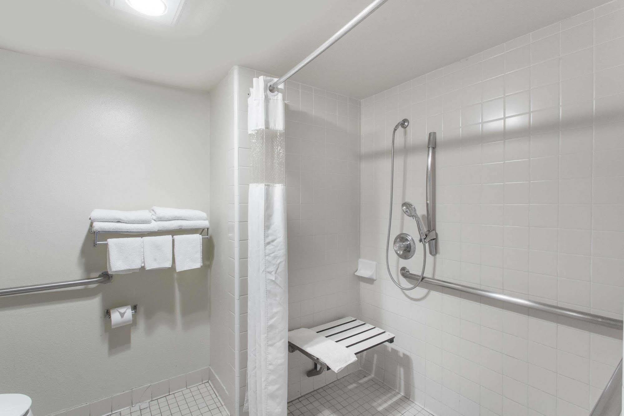 Days Inn By Wyndham Anaheim Near The Park Luaran gambar