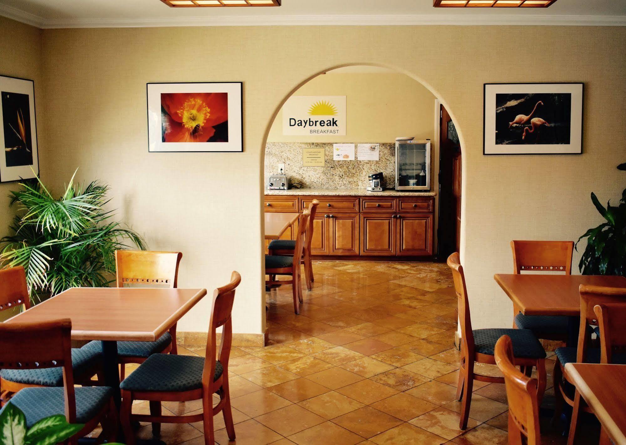 Days Inn By Wyndham Anaheim Near The Park Luaran gambar